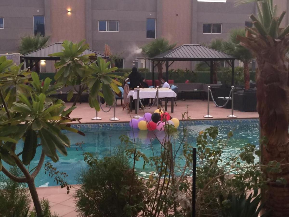 منتجع سوليس فيلا الرياض Solis Villa Resort Riyadh Exteriör bild